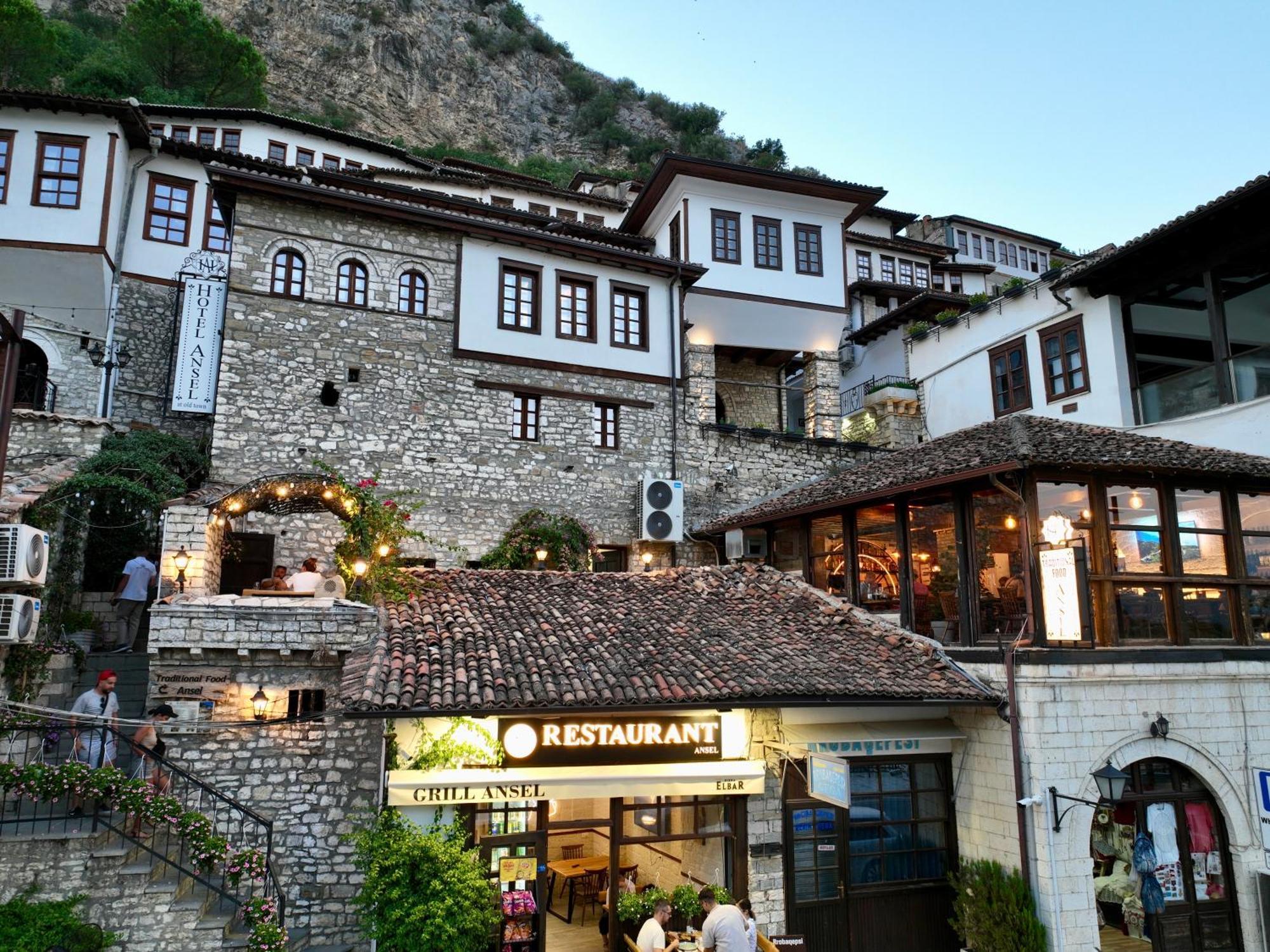 Hotel Ansel Berat Esterno foto