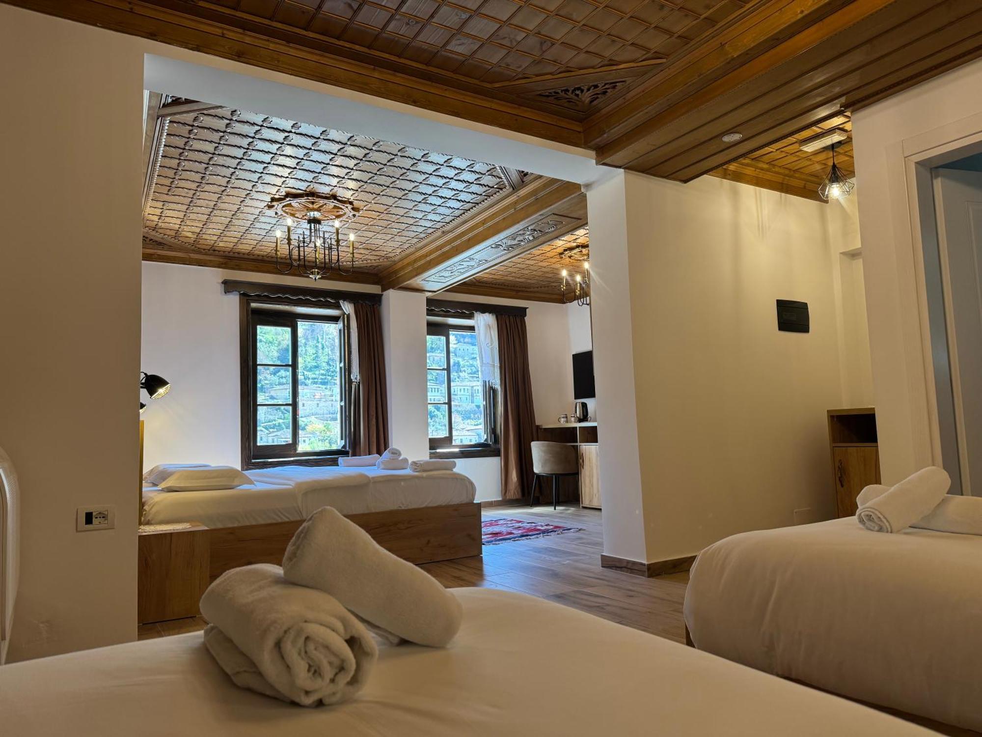 Hotel Ansel Berat Esterno foto