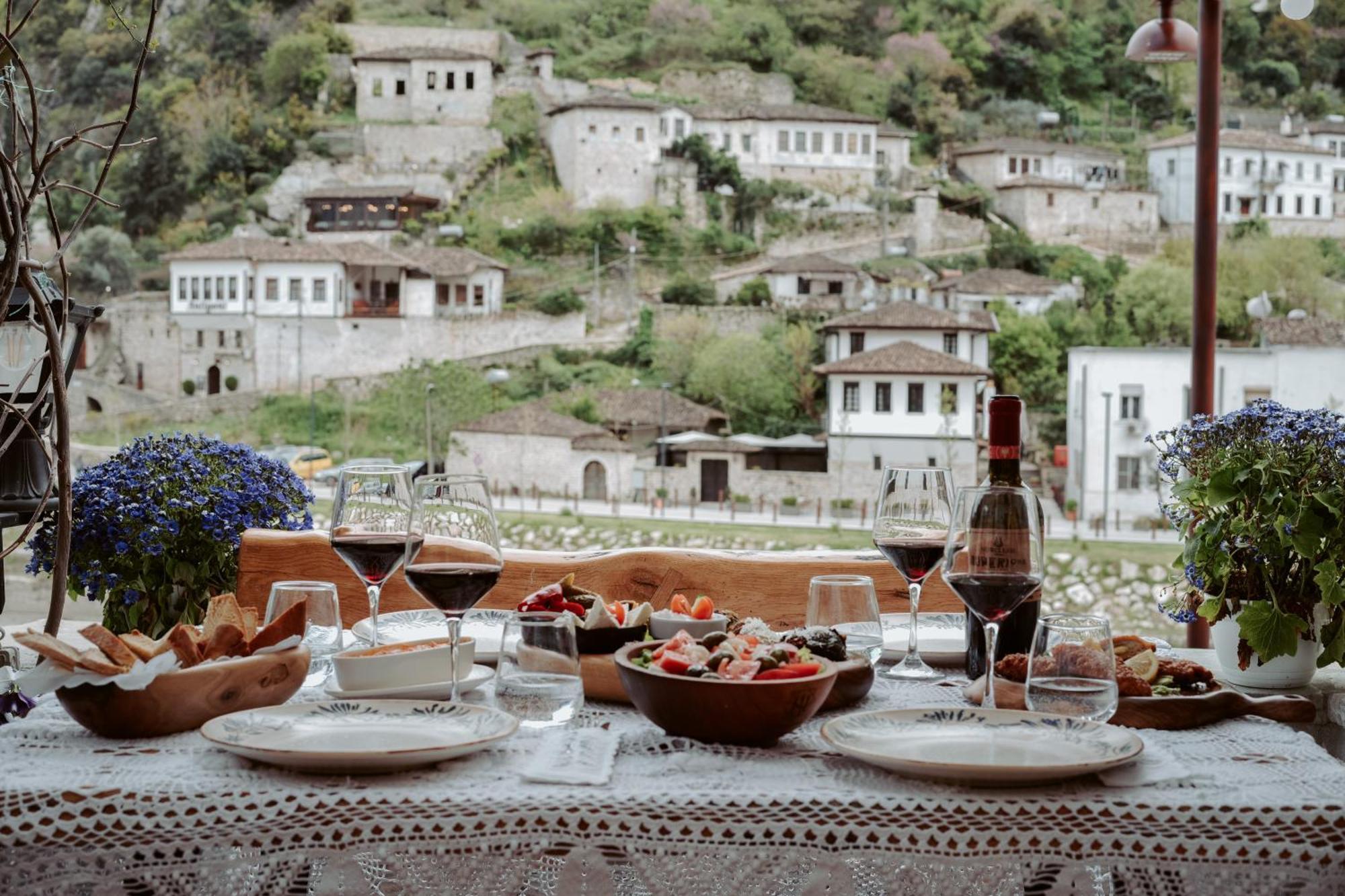 Hotel Ansel Berat Esterno foto
