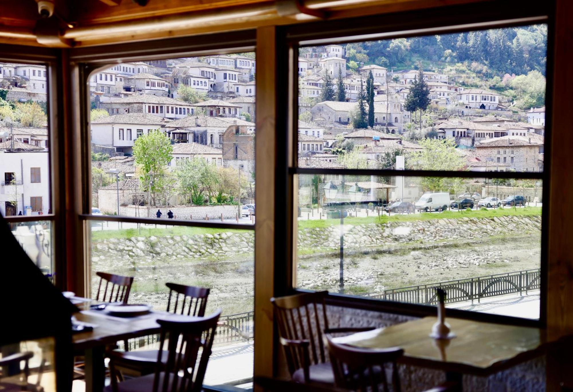 Hotel Ansel Berat Esterno foto