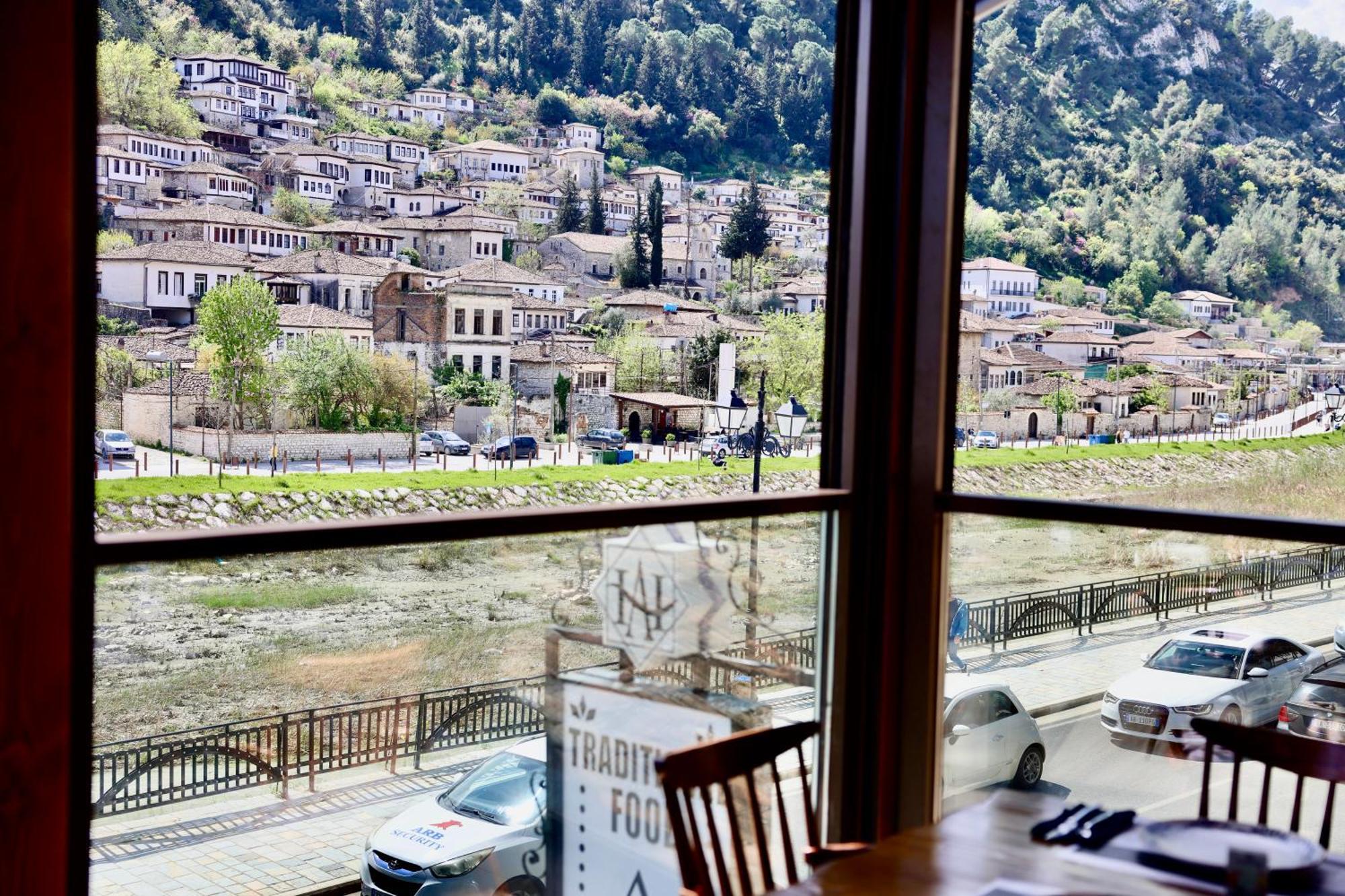 Hotel Ansel Berat Esterno foto