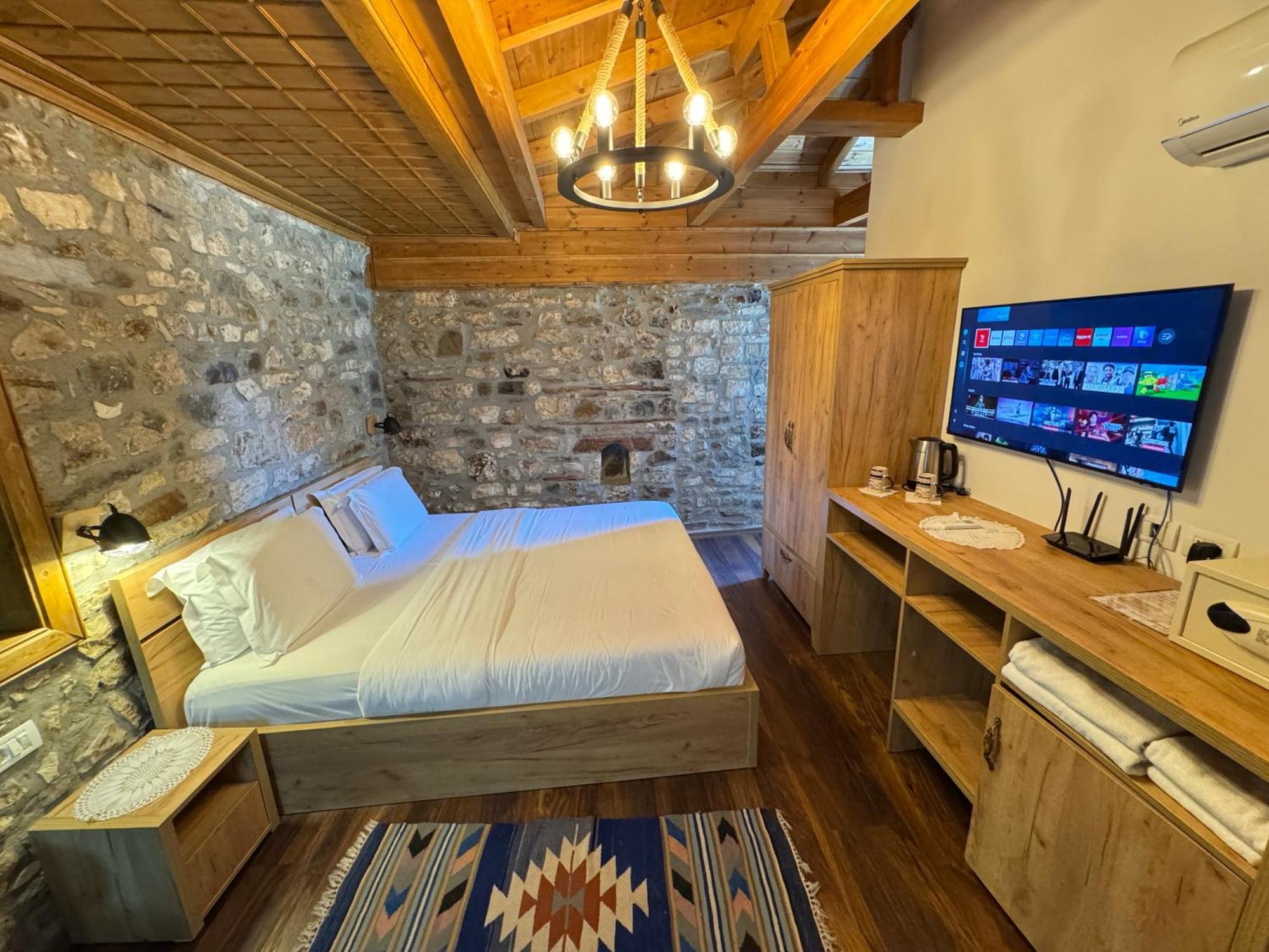 Hotel Ansel Berat Esterno foto
