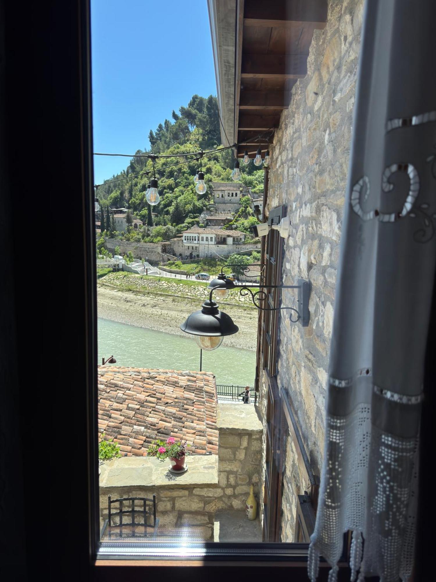 Hotel Ansel Berat Esterno foto