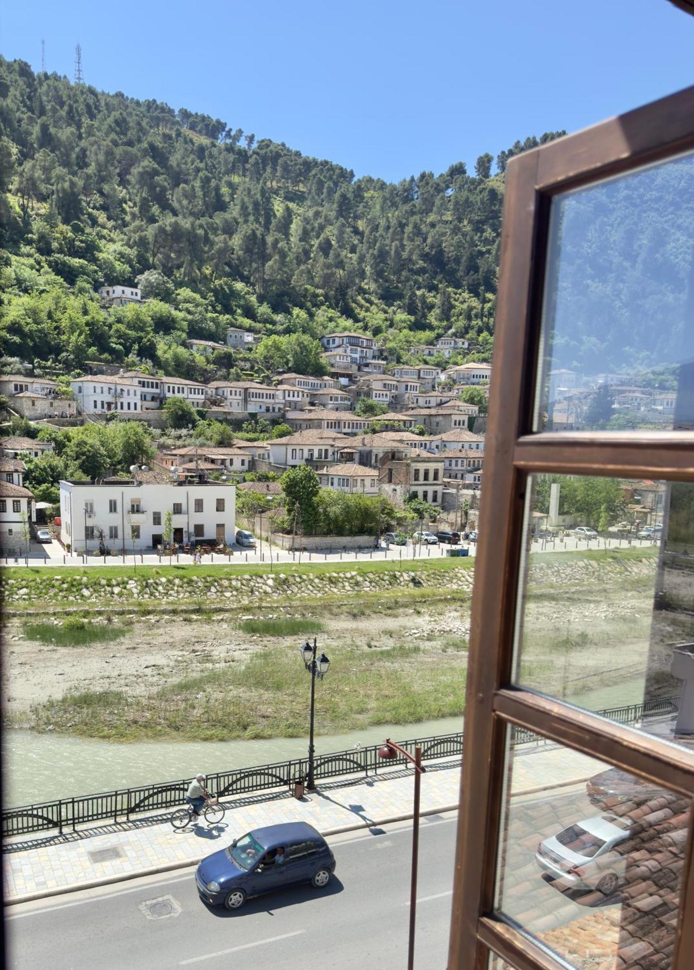 Hotel Ansel Berat Esterno foto